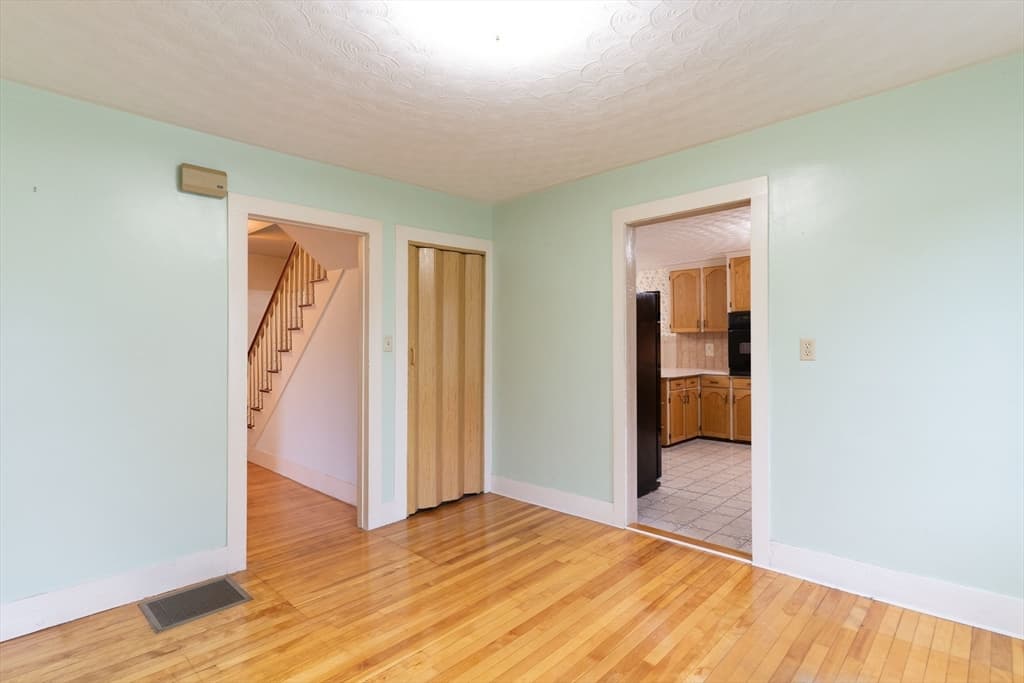 6 Maynard St, Webster MA 01570 photo 14
