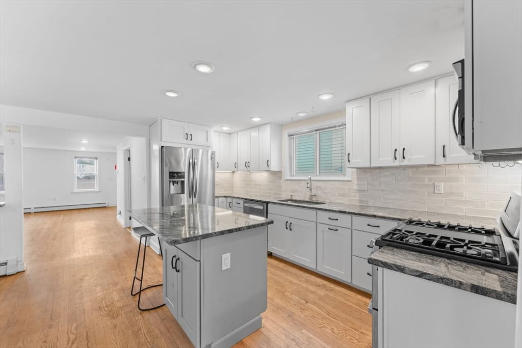 449 Frankfort St, Boston MA 02128 photo 8