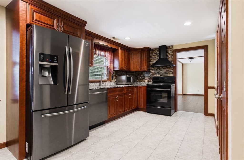 73 Lanark Rd, Malden MA 02148 photo 4
