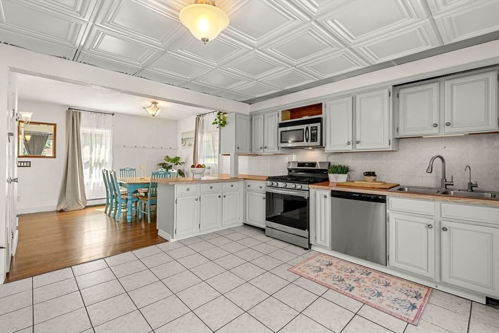 21 Burroughs St, Danvers MA 01923 photo 10