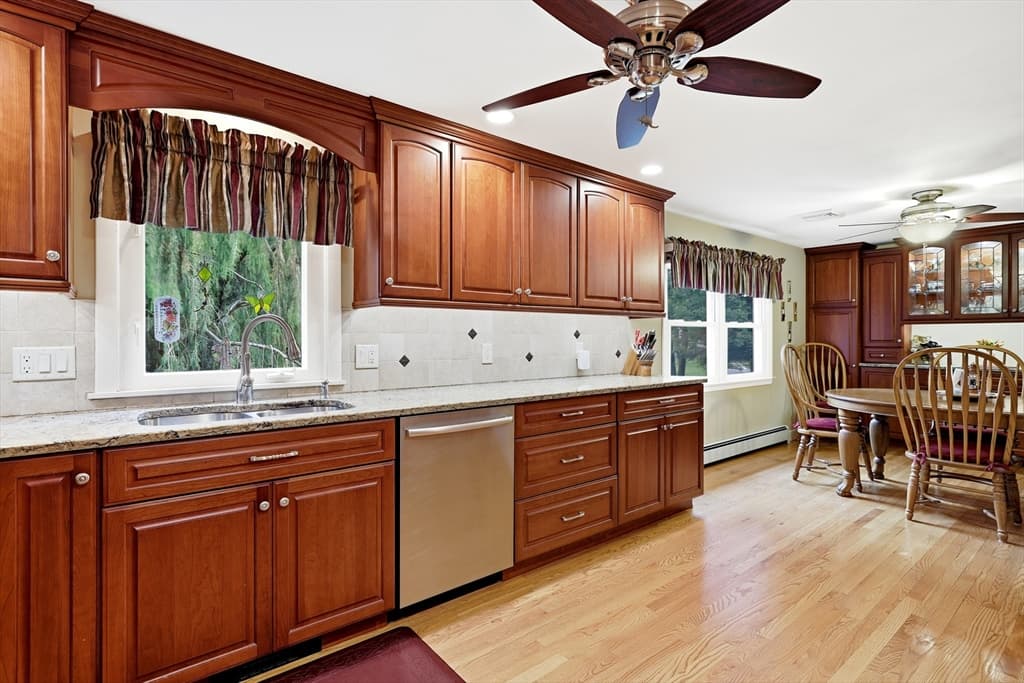 8 Linwood Dr, Wilbraham MA 01095 photo 23