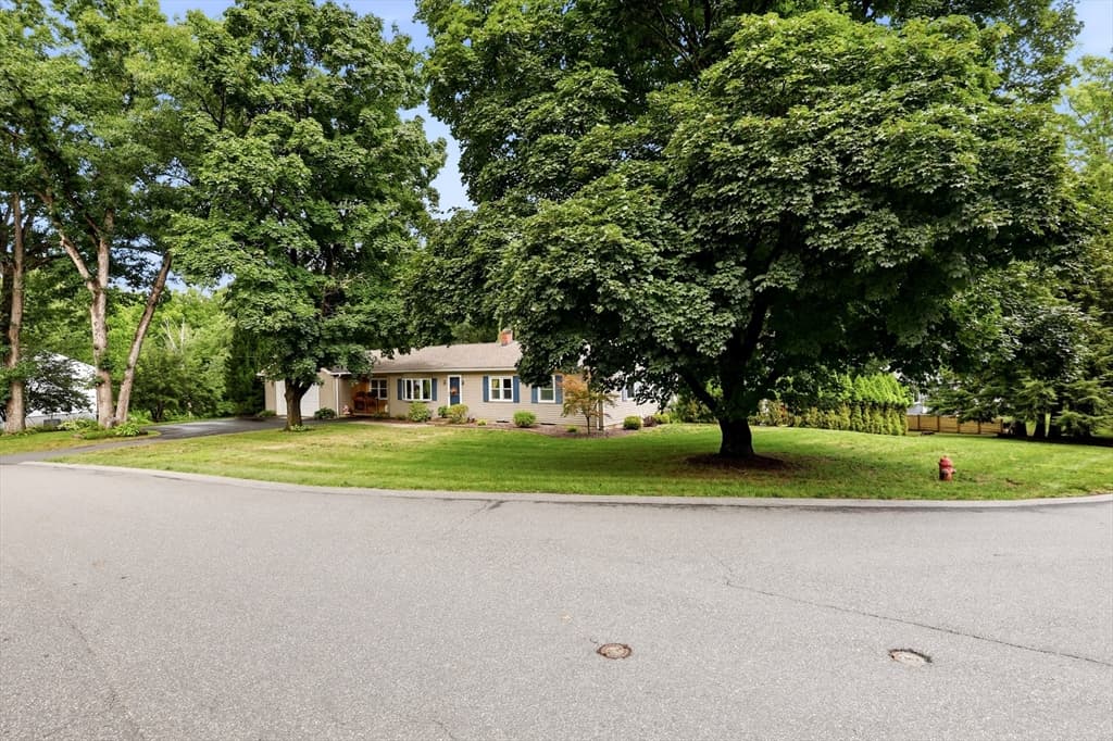 8 Linwood Dr, Wilbraham MA 01095 photo 5