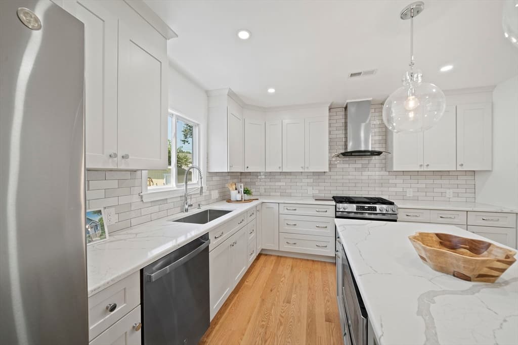 100 Keith St, Boston MA 02132 photo 8