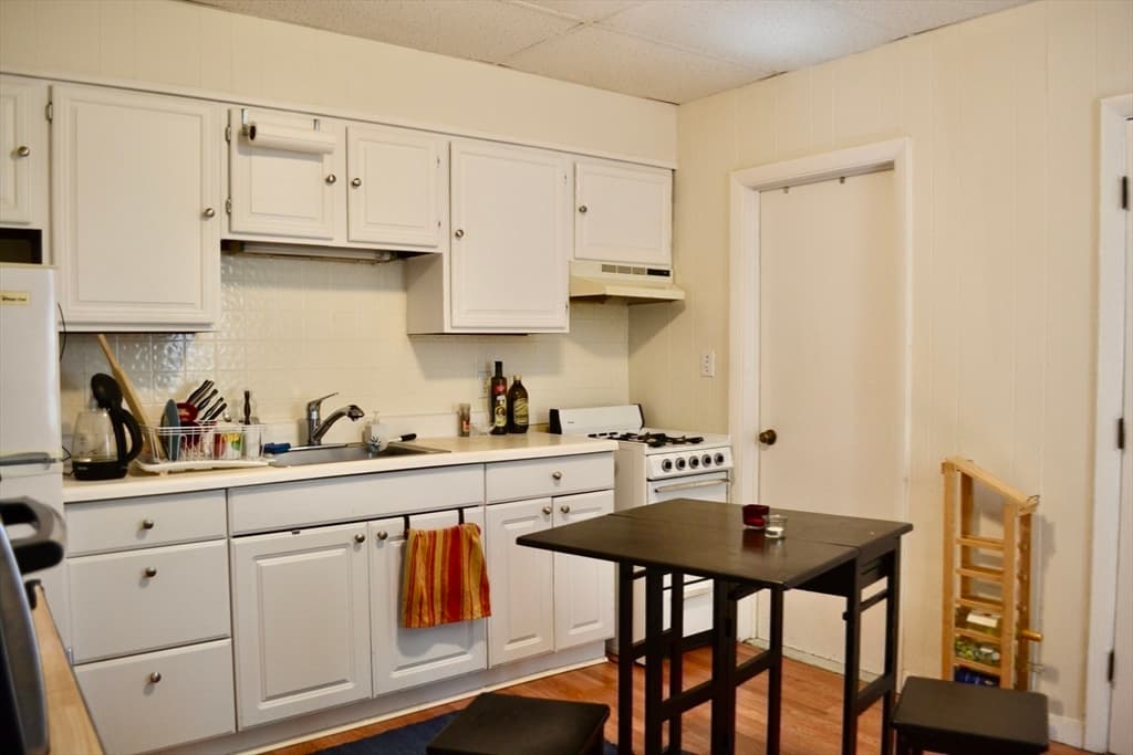 13 Howe St, Somerville MA 02145 photo 18