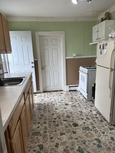 3 Family - 3 Units Up/Down at 818 Nantasket Ave, Hull MA 02045, photo 22 of 32