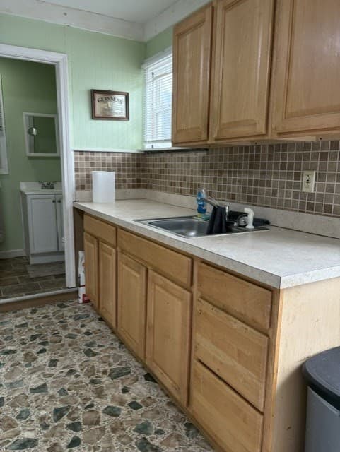 3 Family - 3 Units Up/Down at 818 Nantasket Ave, Hull MA 02045, photo 18 of 32