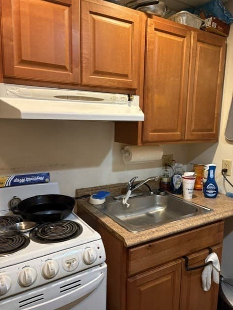3 Family - 3 Units Up/Down at 818 Nantasket Ave, Hull MA 02045, photo 4 of 32