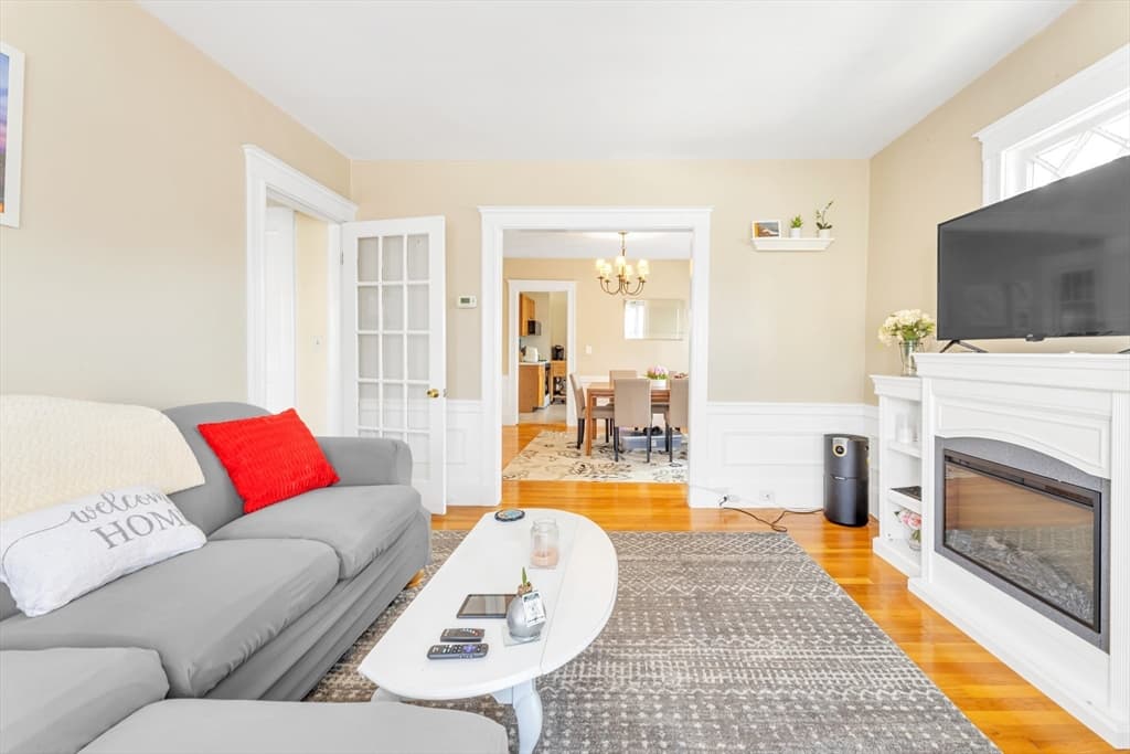 21 Bradwood St, Boston MA 02131 photo 3