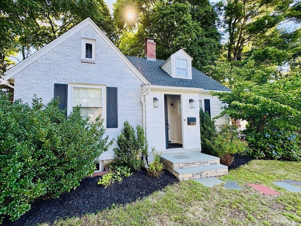 308 Webster St, Needham MA 02494 photo 3