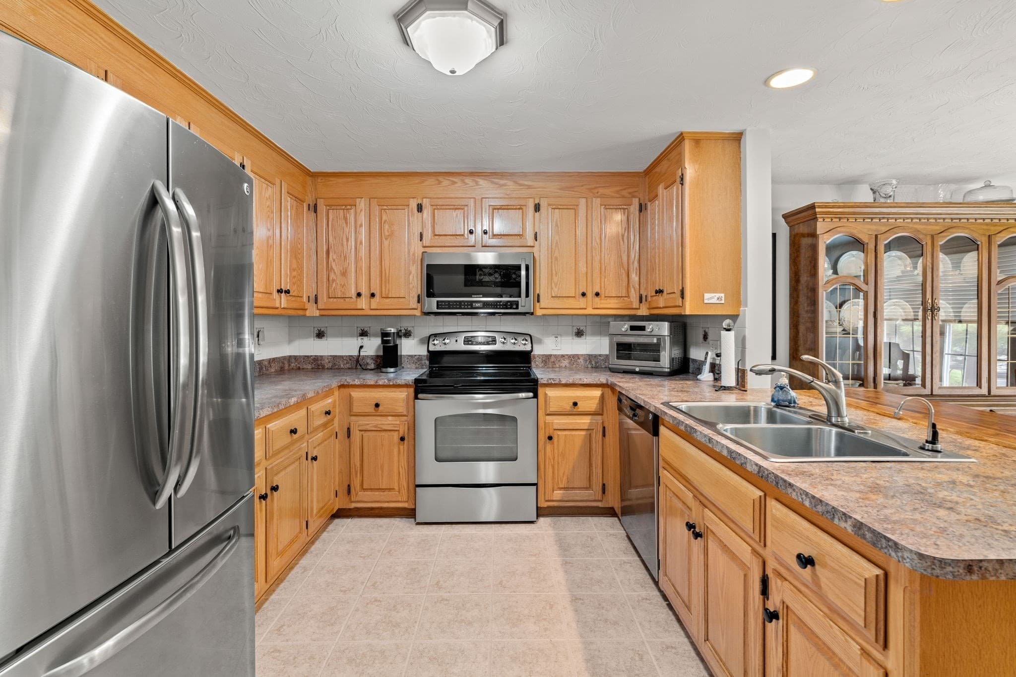 Condominium at 7 Nature View Dr # 7, Uxbridge MA 01569, Uxbridge, photo 9 of 42
