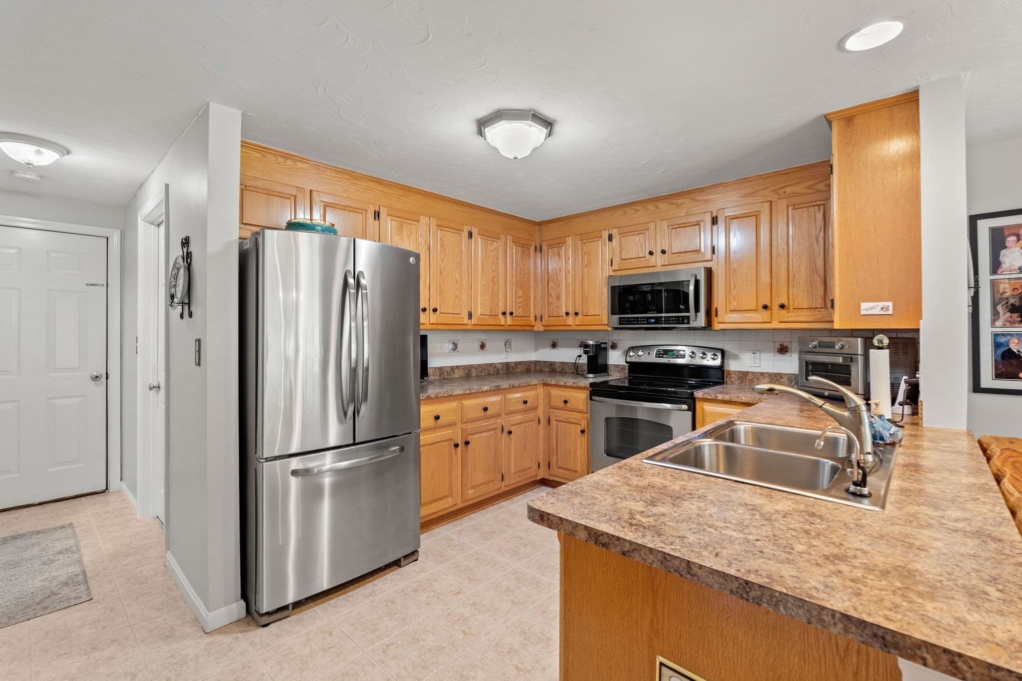 Condominium at 7 Nature View Dr # 7, Uxbridge MA 01569, Uxbridge, photo 11 of 42