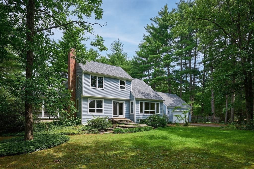 494 Station Rd, Amherst MA 01002