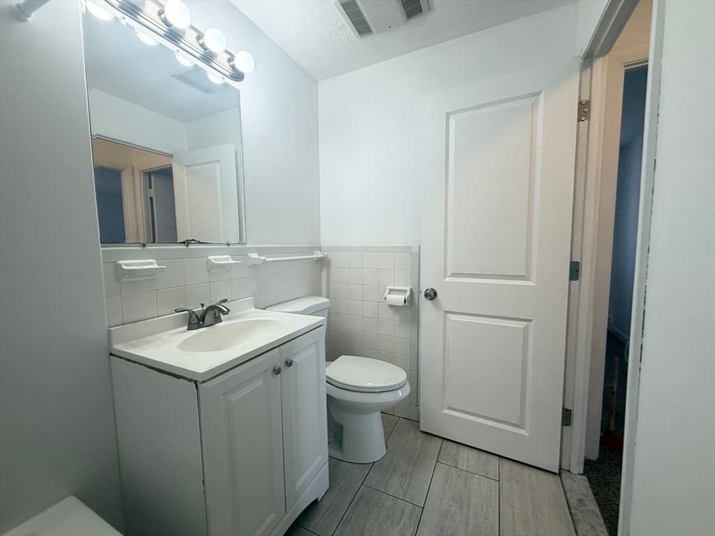 1000 Governor's Drive # 15, Winthrop MA 02152 photo 9