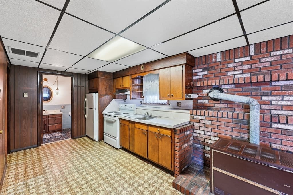 619 East St, Ludlow MA 01056 photo 29