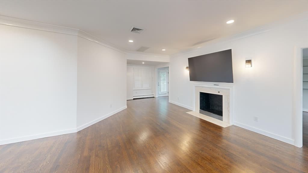 56 Cynthia Rd, Newton MA 02459 photo 2