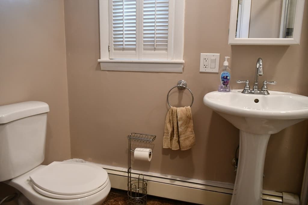 583 Whetstone Hill Rd, Somerset MA 02726 photo 12