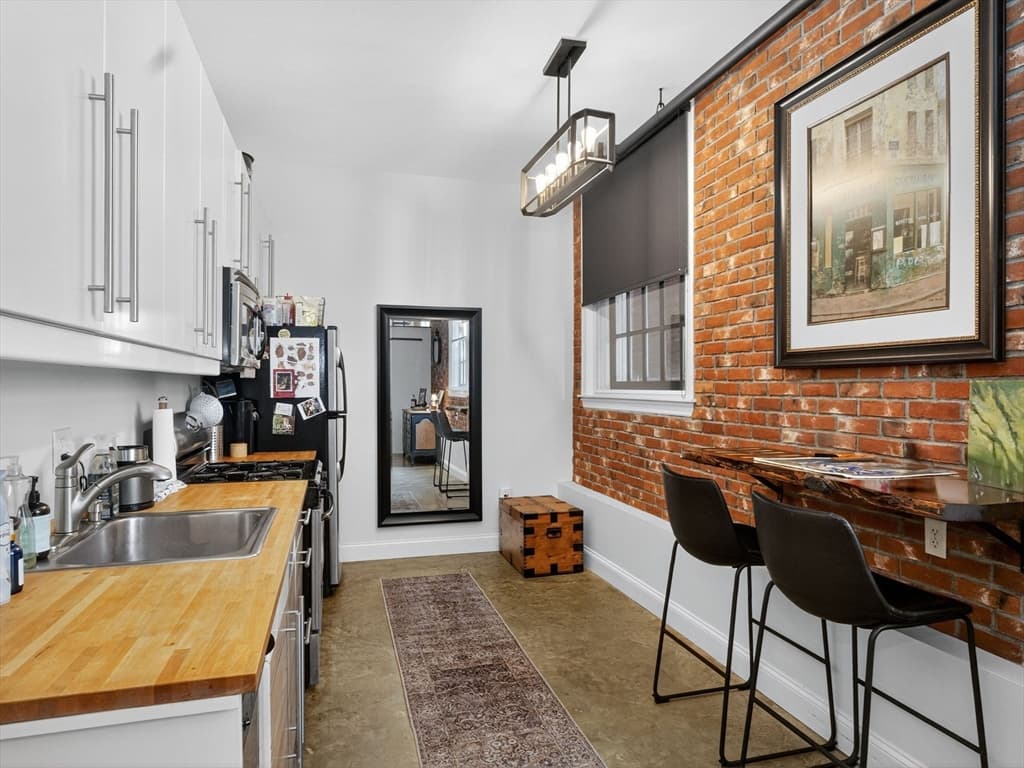 7 Crombie St # 4, Salem MA 01970 photo 6