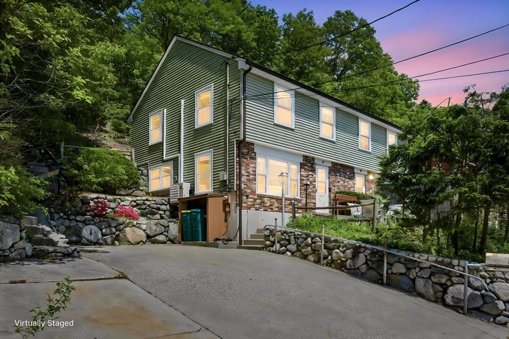 41 Mountain St # 41, Woburn MA 01801