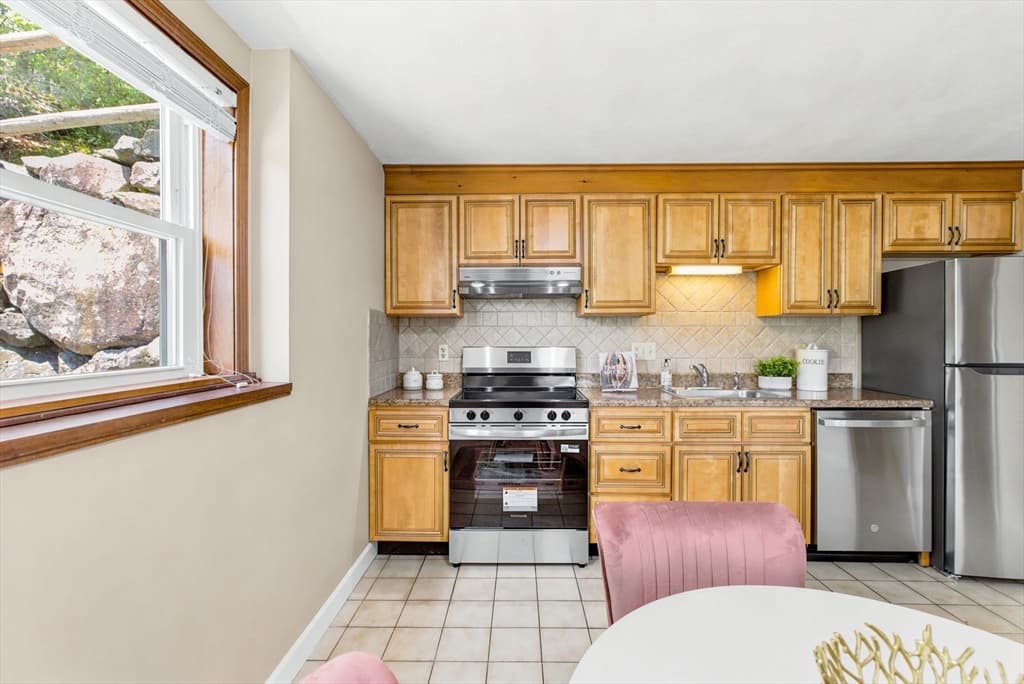 41 Mountain St # 41, Woburn MA 01801 photo 9