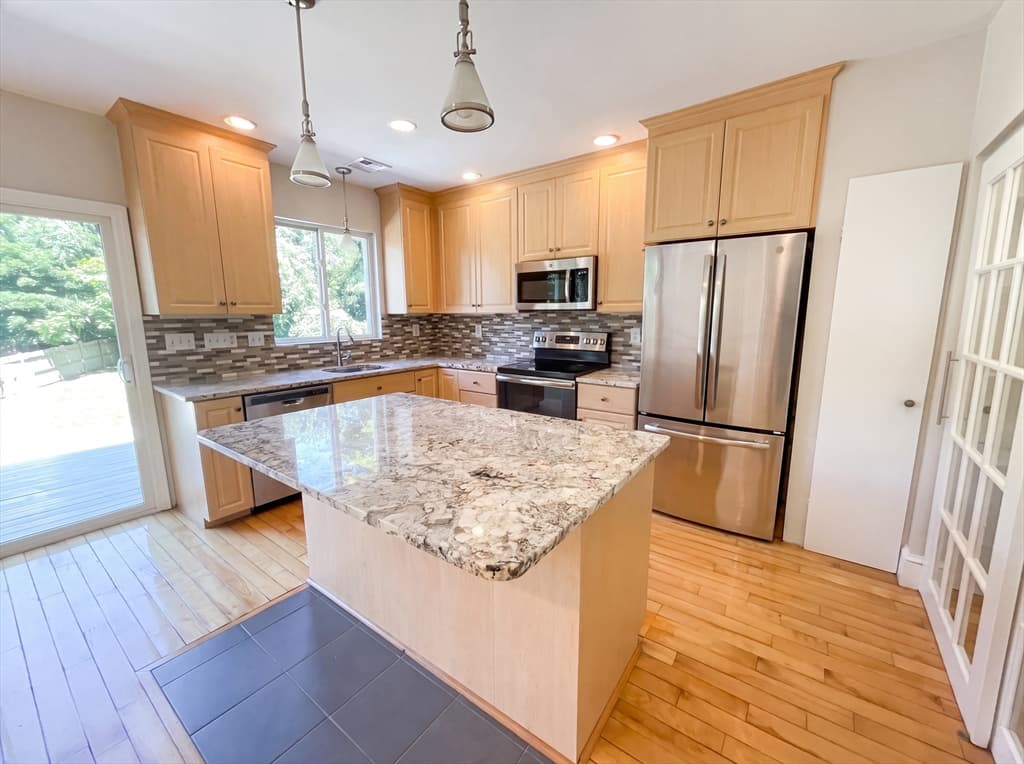 661 Main St # 661, Millis MA 02054 photo 8