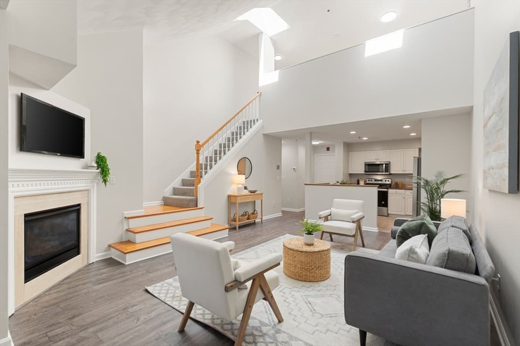 661 Lowell St # 14, Lexington MA 02420