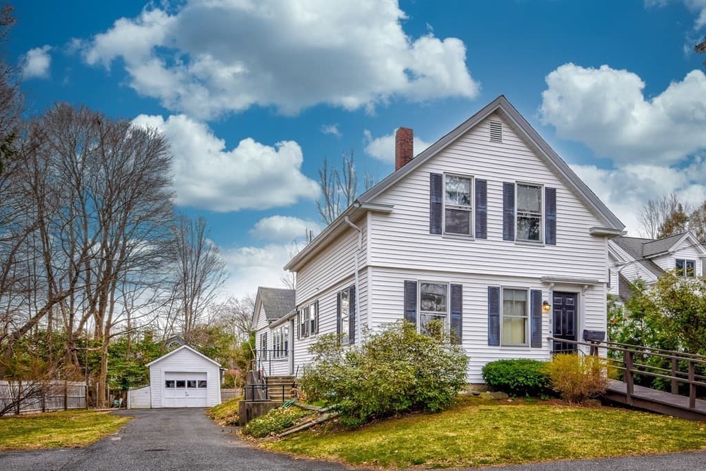 8 Pike St, Hopkinton MA 01748