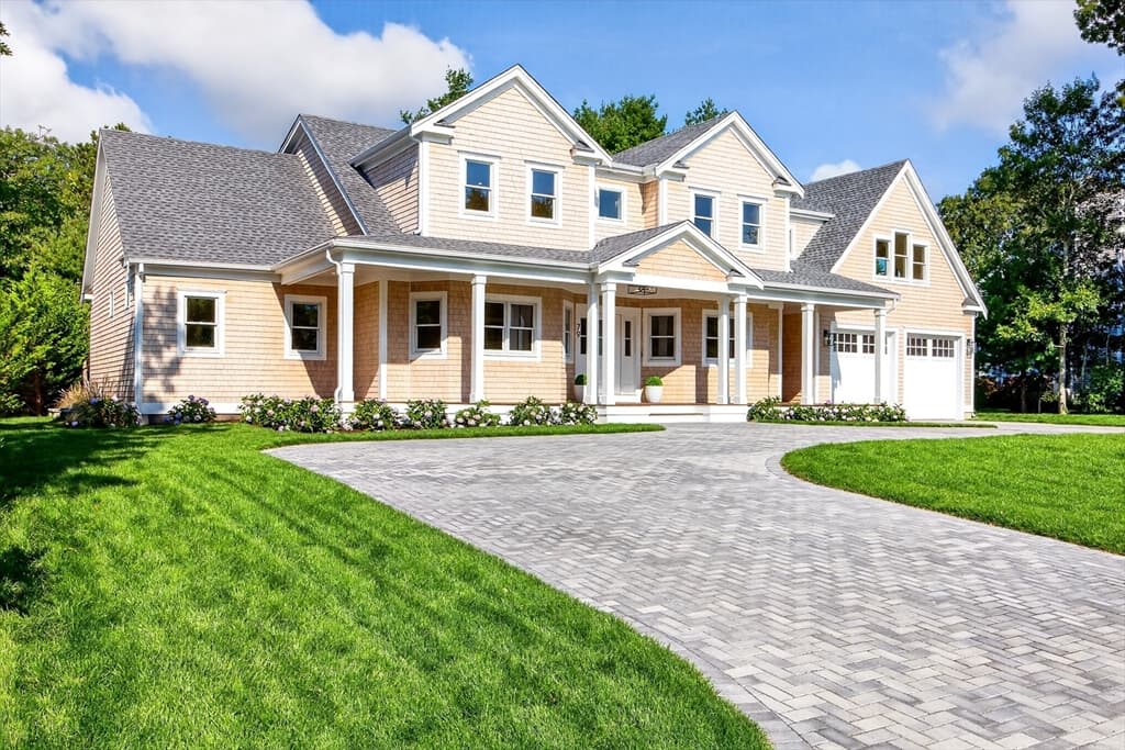 9 Pam's Way, Falmouth MA 02536