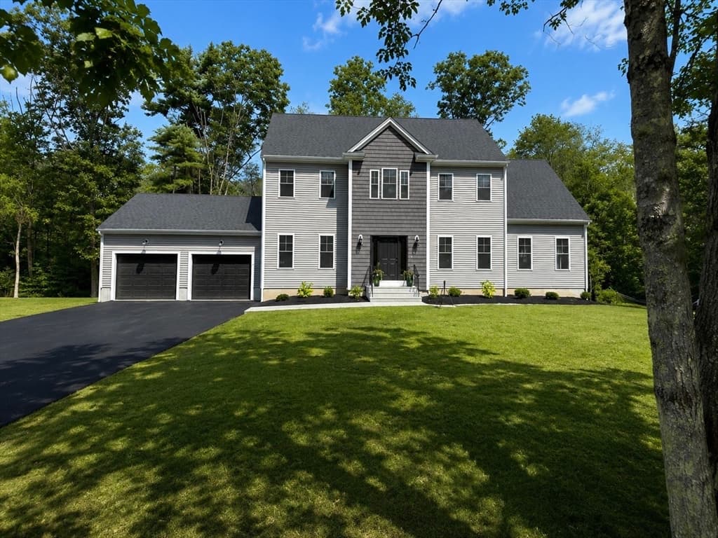 4 White Court, Douglas MA 01516