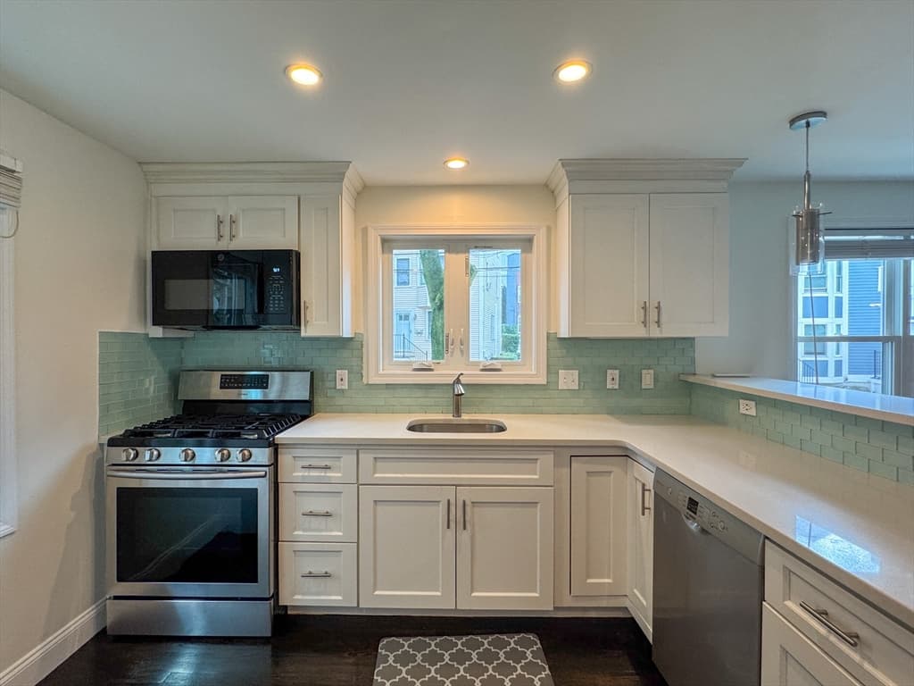 212 W 6th St # 212, Boston MA 02127 photo 5