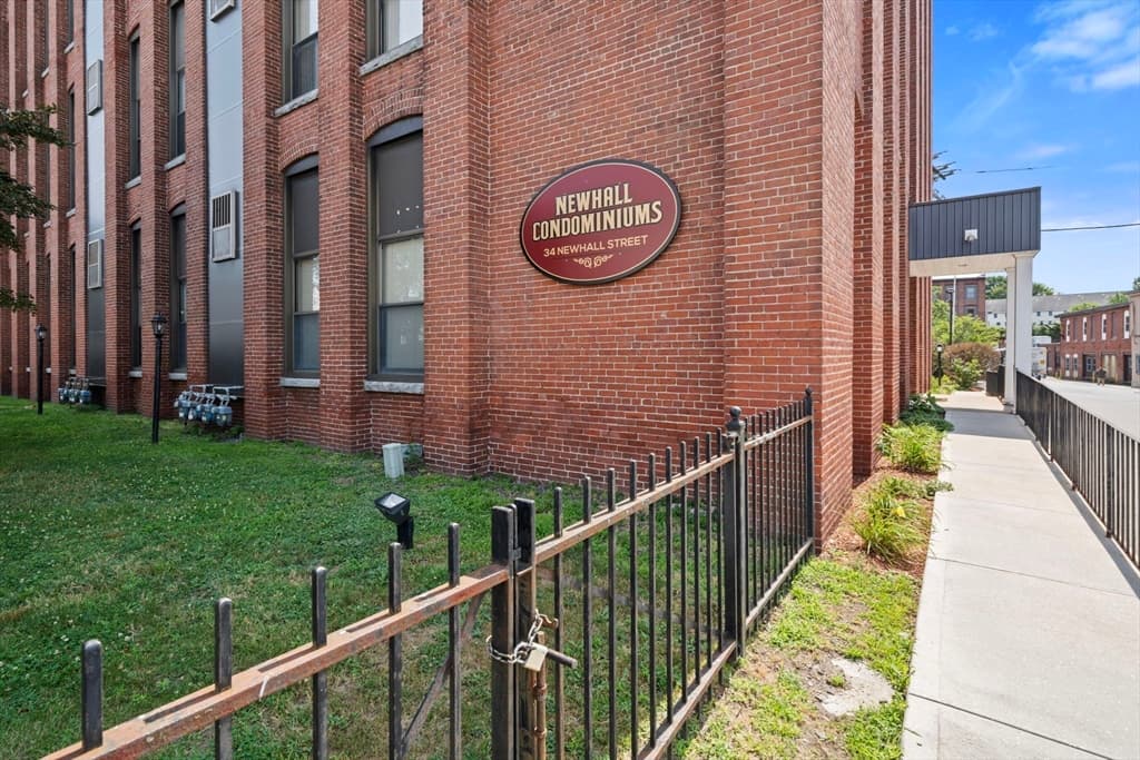 34 Newhall St # 405, Lowell MA 01852 photo 17