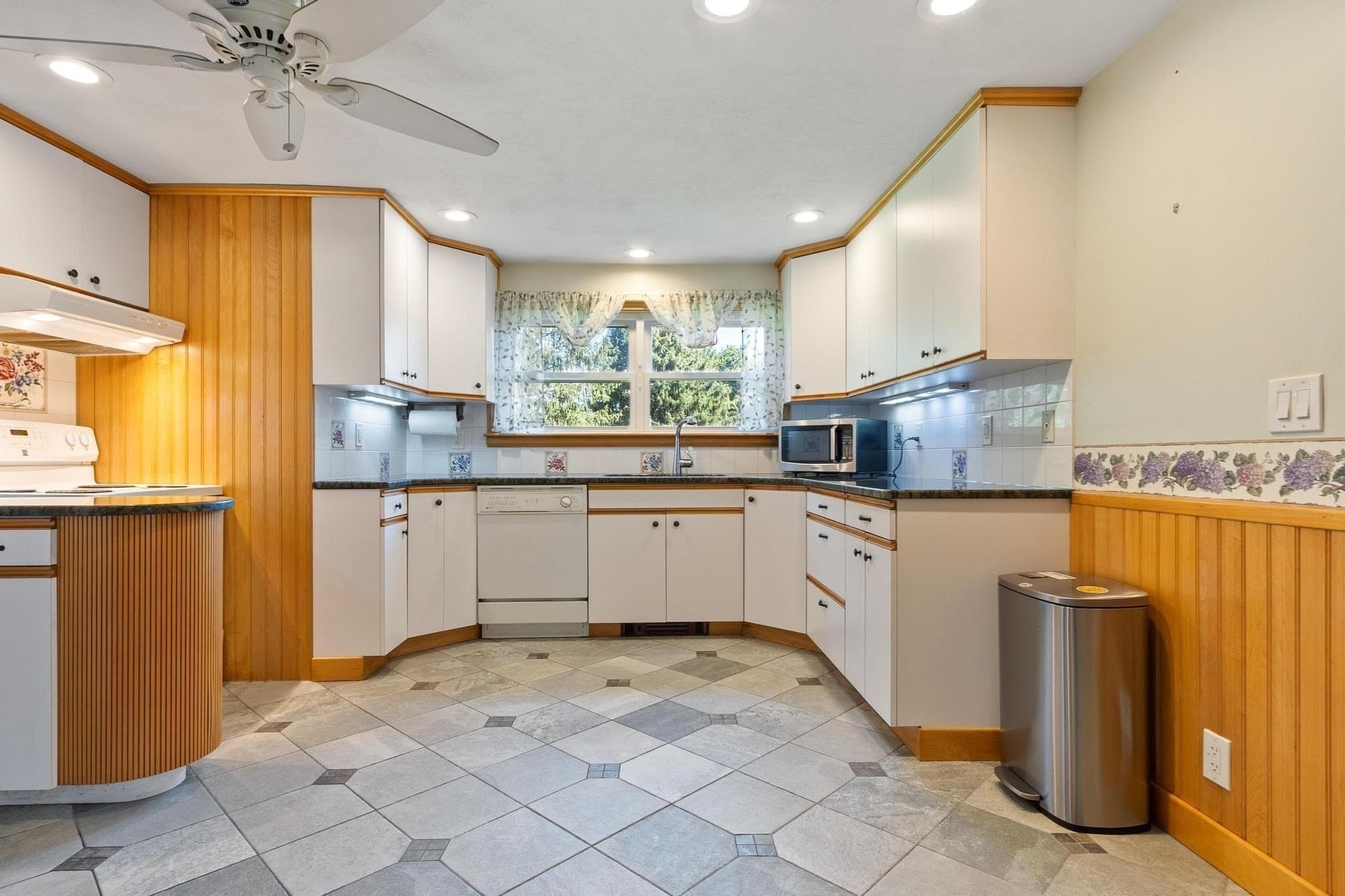 Single Family Residence at 19 Rowley Hill Rd, Sterling MA 01564, Sterling, photo 14 of 38