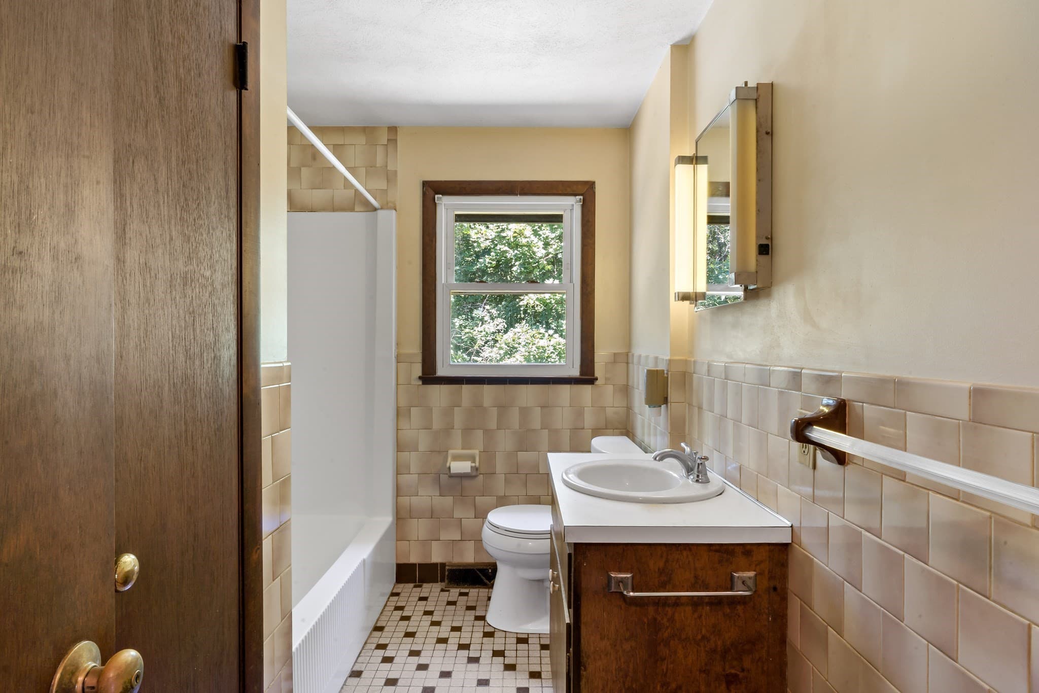 Single Family Residence at 39 Grant Street, Attleboro MA 02703, Attleboro, photo 12 of 25