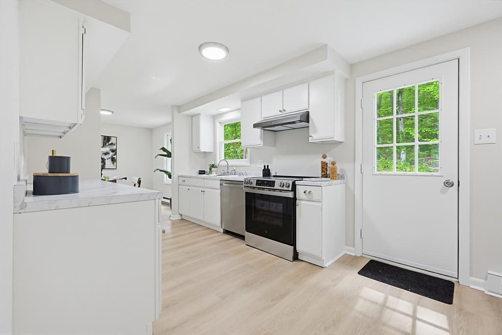 6 Bond Rd, Charlton MA 01507 photo 5