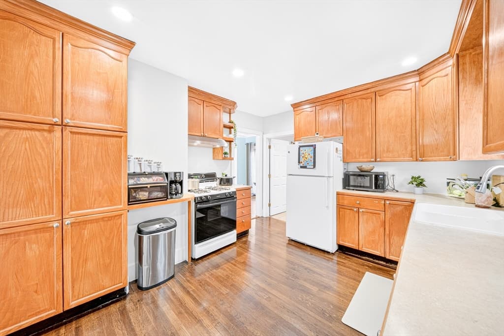 22 Emerson, Lynn MA 01902 photo 9