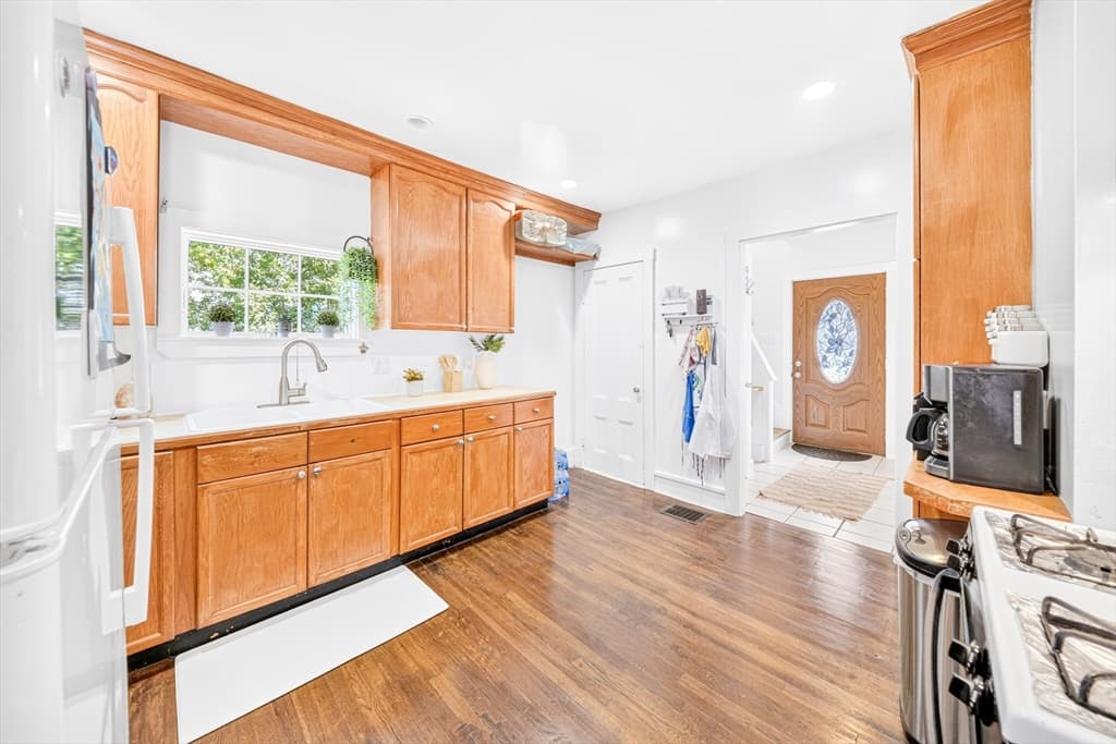 22 Emerson, Lynn MA 01902 photo 8