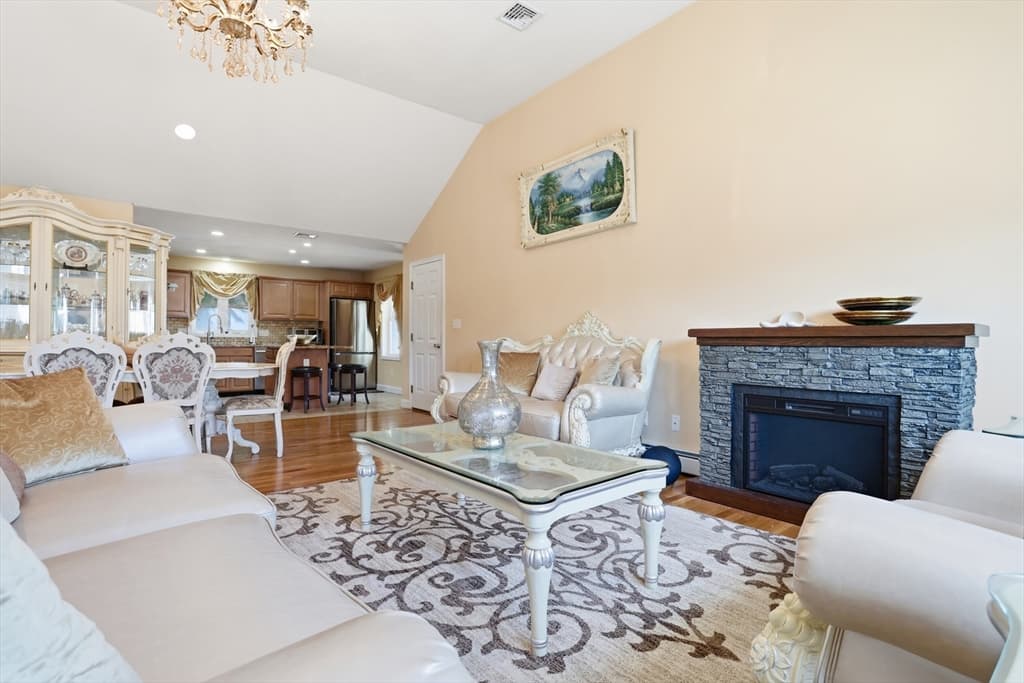 39 Sunflower Rd, Holbrook MA 02343 photo 4
