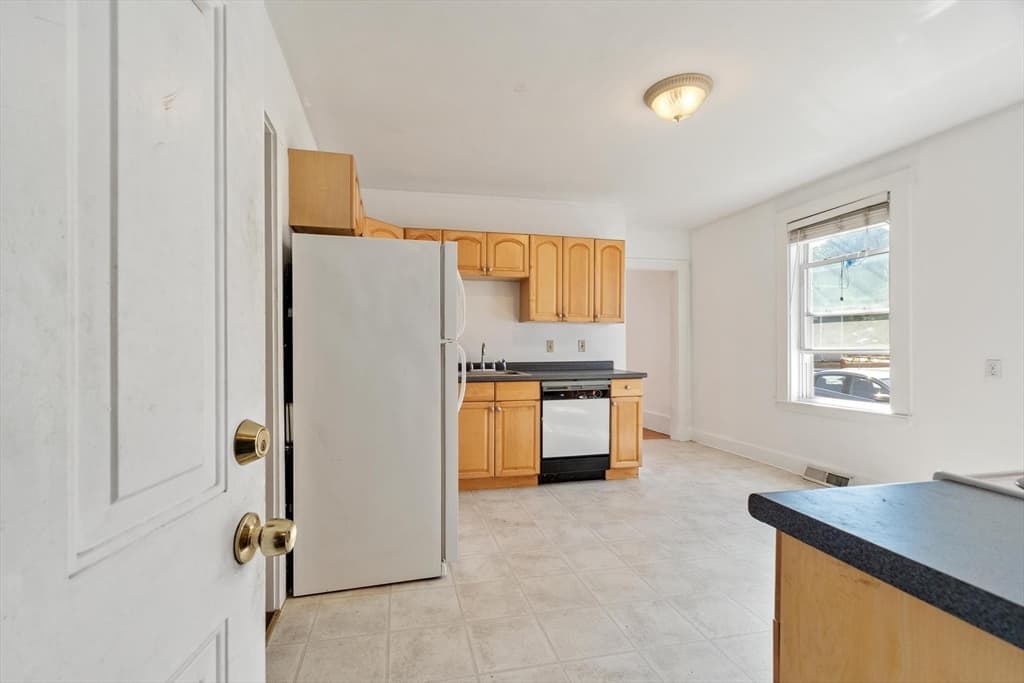 372 Cabot St # 1, Beverly MA 01915 photo 14
