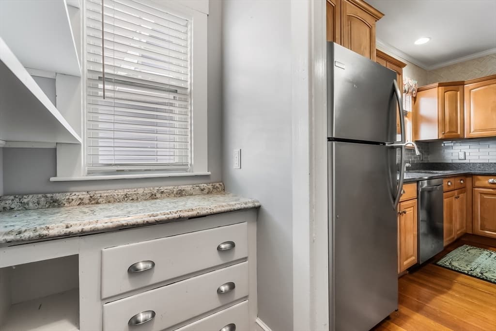 27 Peirce Ave, Everett MA 02149 photo 17