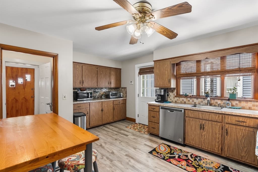 27 Peirce Ave, Everett MA 02149 photo 5