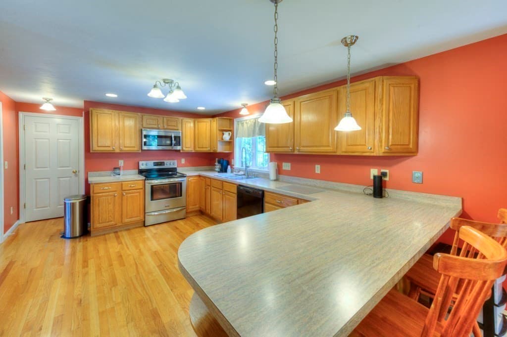11 Hyland Ave, Leicester MA 01524 photo 4
