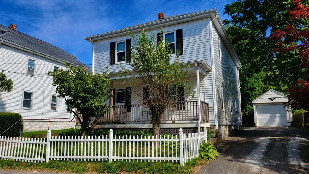 18 Peck Ave, Plymouth MA 02360
