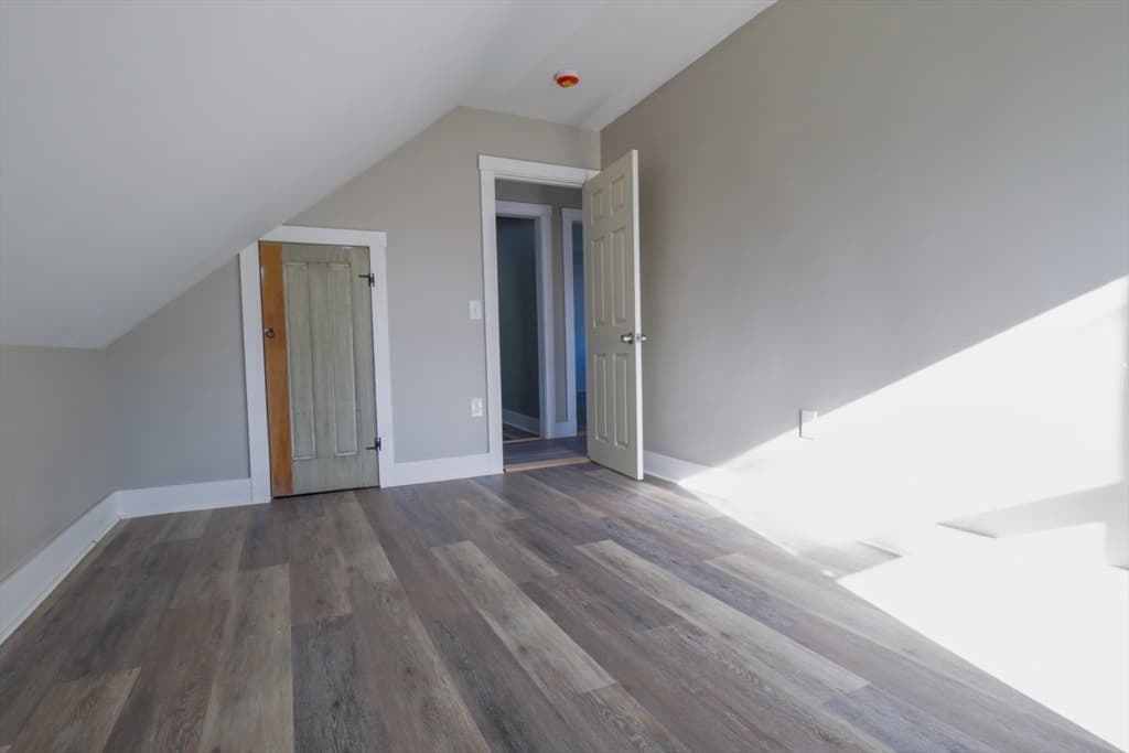 58 Laurel, Worcester MA 01605 photo 17