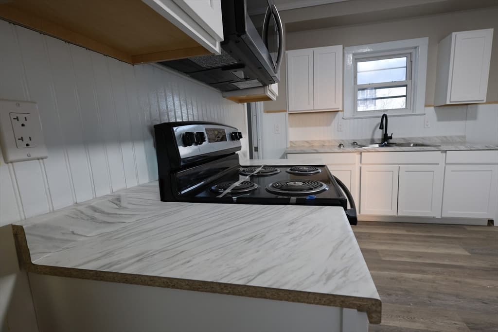 58 Laurel, Worcester MA 01605 photo 5