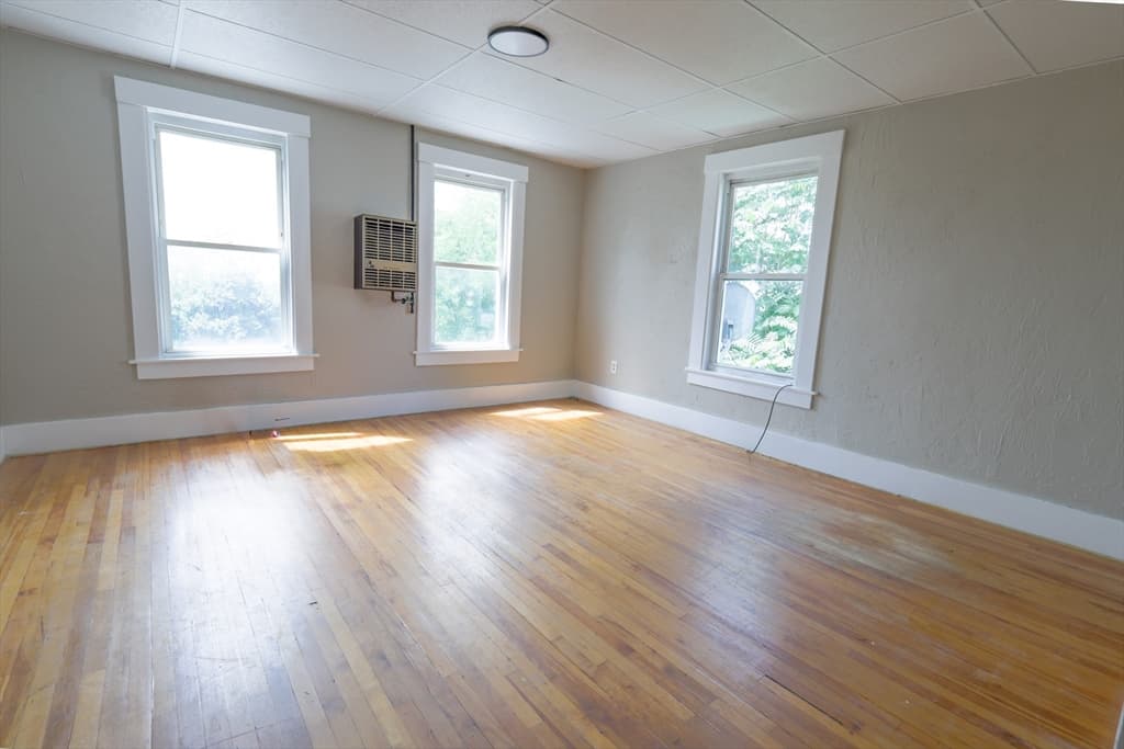 58 Laurel, Worcester MA 01605 photo 21