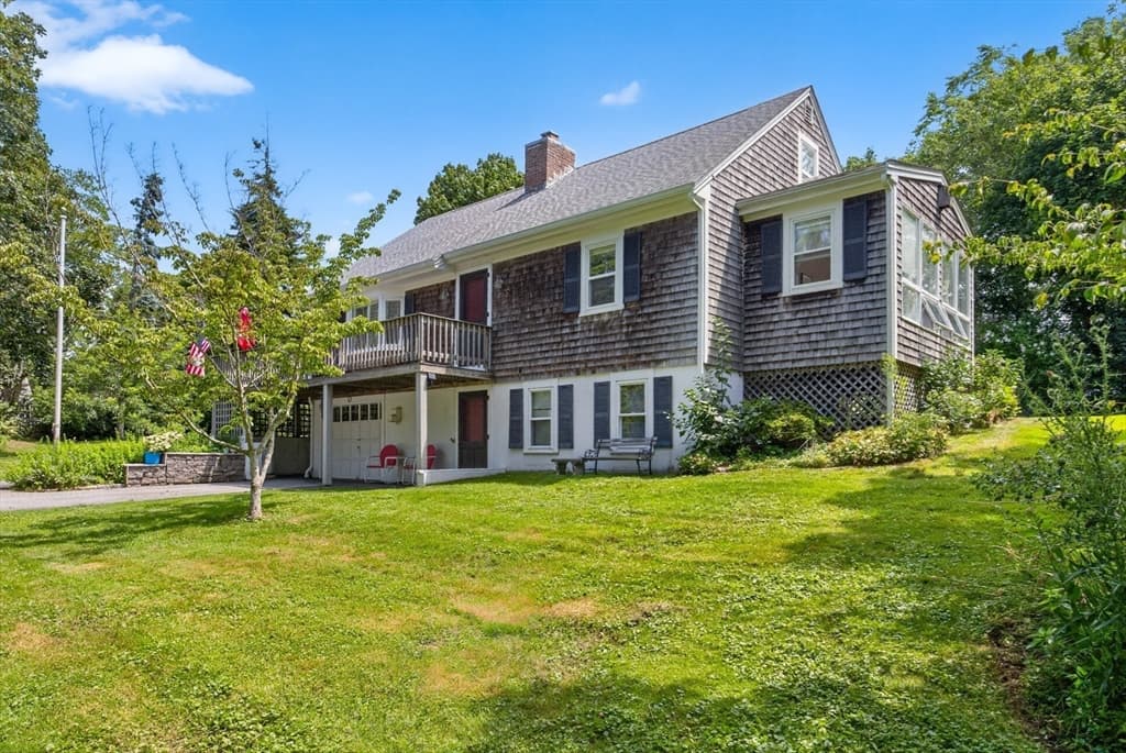 45 Ludlam St, Falmouth MA 02540