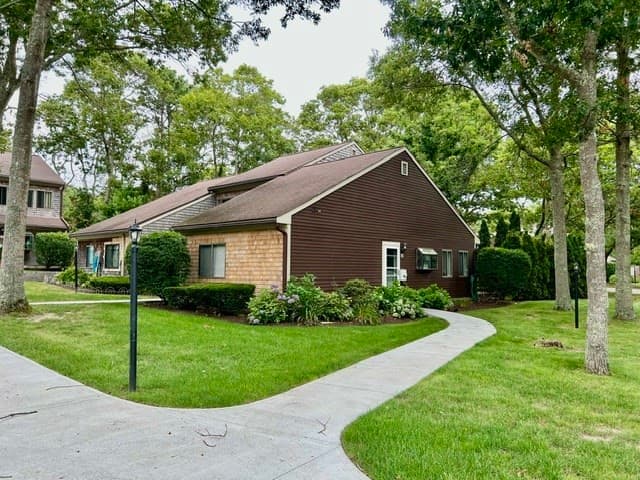 20 Roundhouse Rd # 20, Bourne MA 02532