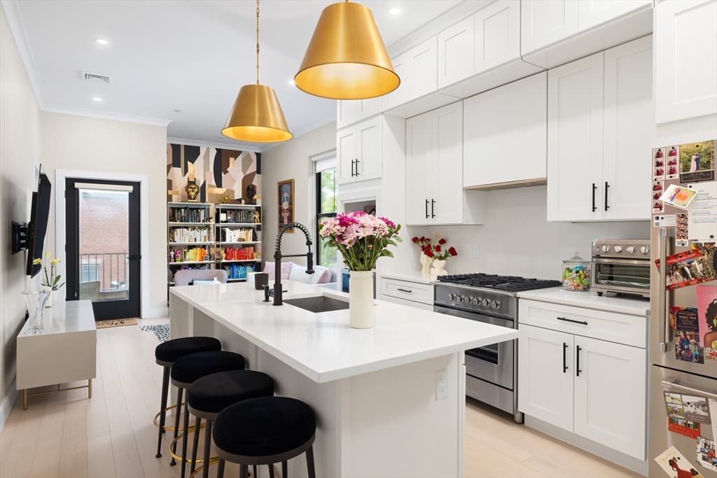 3 S Whitney Street # 7, Boston MA 02120