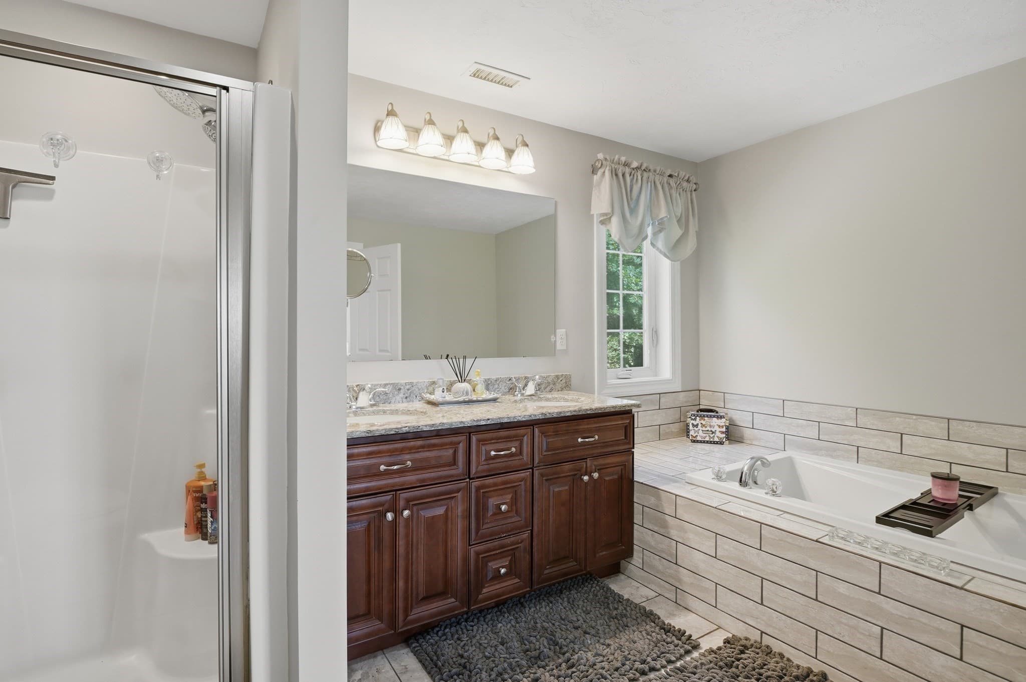 Single Family Residence at 176 Southold Road, Auburn MA 01501, Auburn, photo 16 of 36