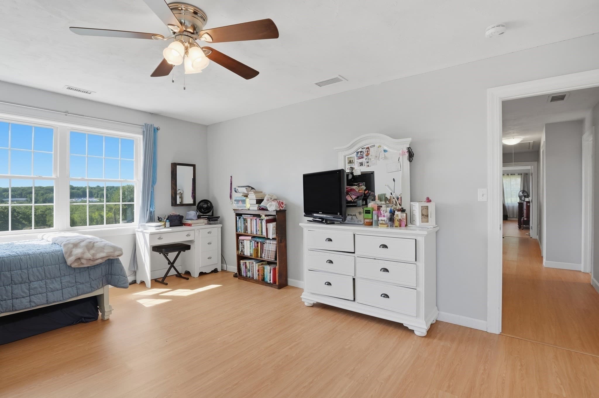 Single Family Residence at 176 Southold Road, Auburn MA 01501, Auburn, photo 21 of 36