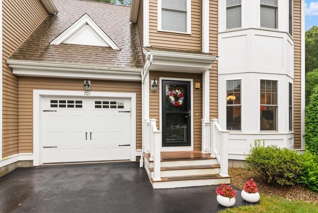 701 Crystal Way # 701, Bellingham MA 02019 photo 2